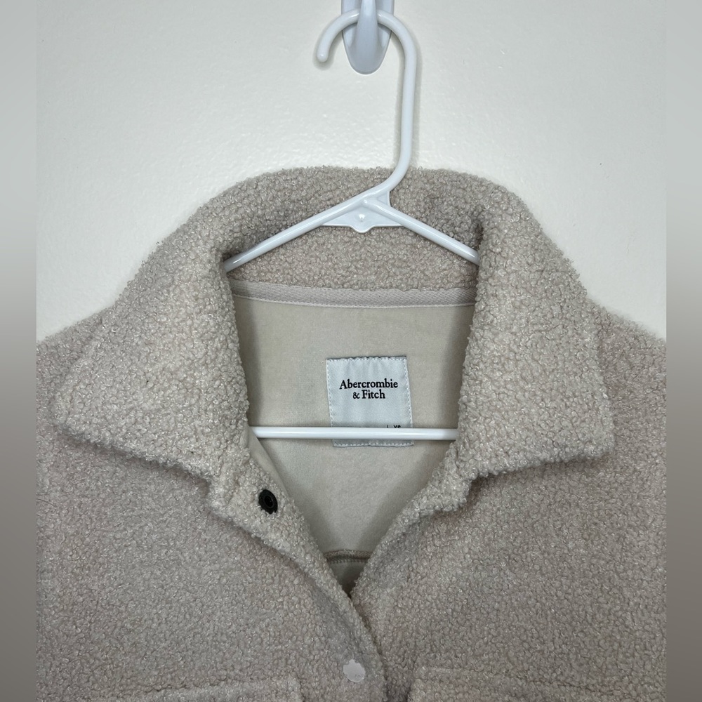 Abercrombie & Fitch Women’s XS Beige Fleece Button Up Shirt/Jacket Mint - Picture 4 of 11